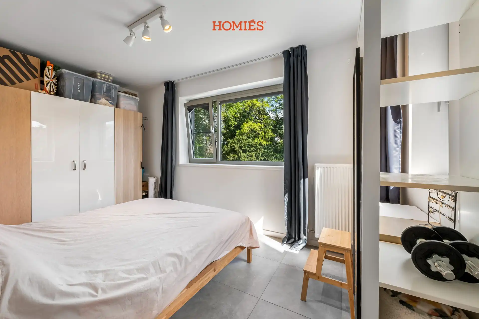 Modern 1-slaapkamerappartement met terras en staanplaats foto 19