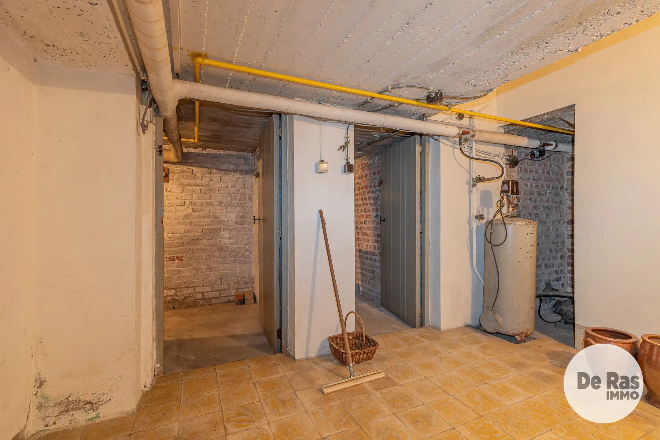 ERONDEGEM - Solide, te renoveren woning met 3 kamers foto 18