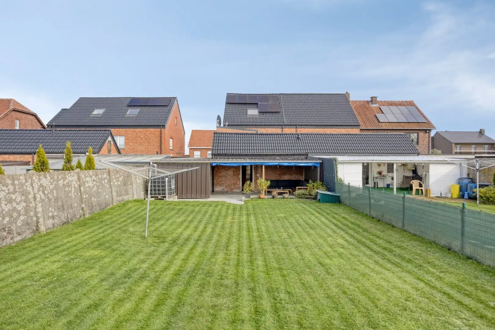 Woning met diepe tuin, garage en nieuw dak + zonnepanelen, centrum Borgloon foto 2
