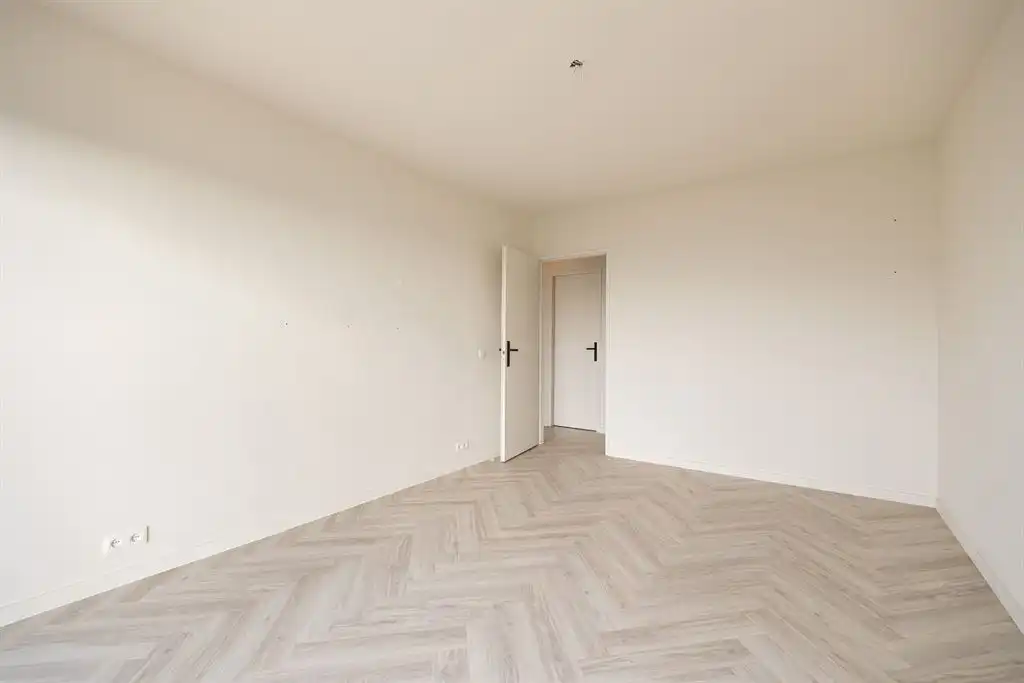 Gerenoveerd appartement met panoramisch zicht foto 12