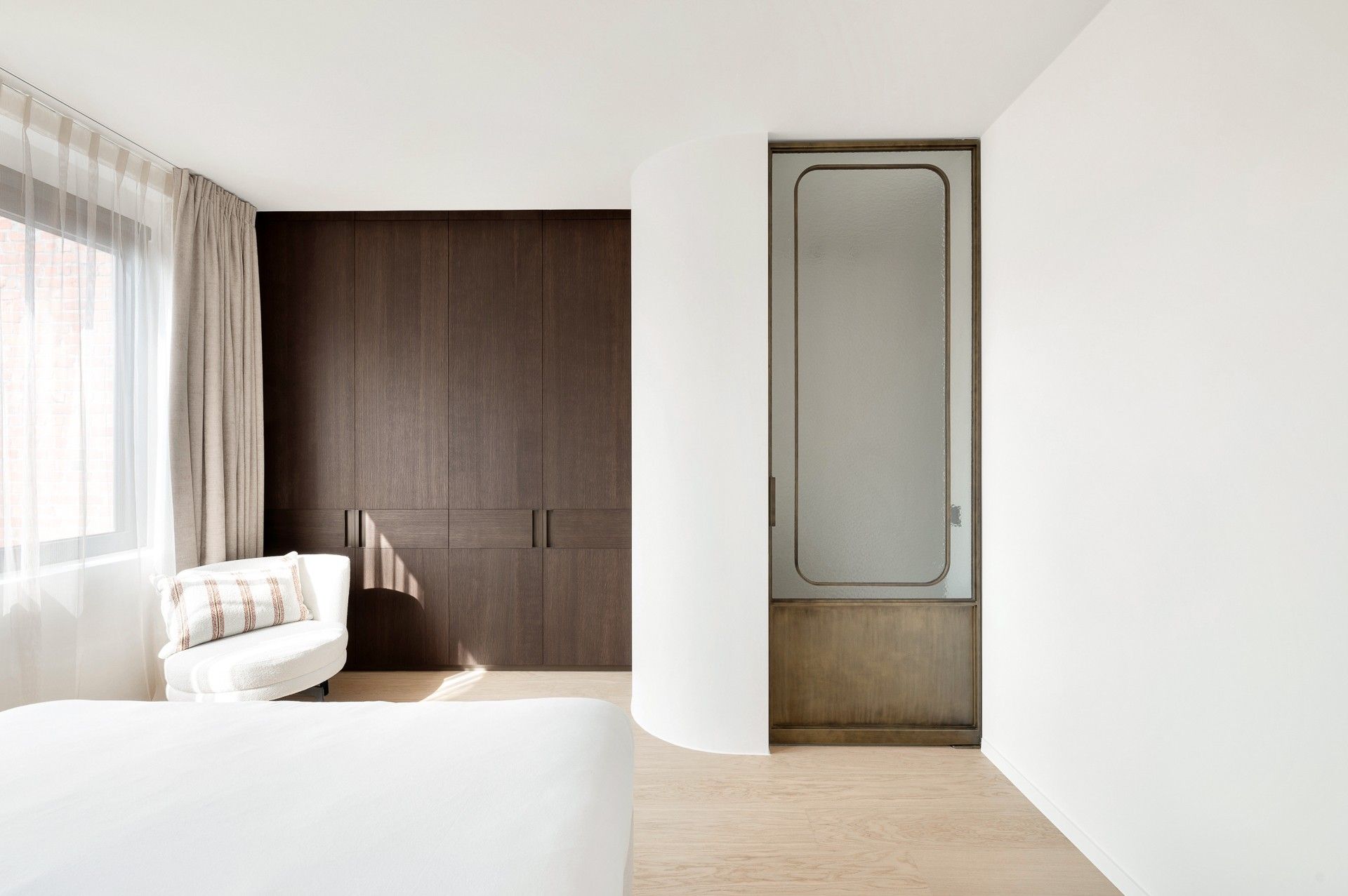 Exclusief en luxueus gerenoveerd appartement met frontaal zeezicht op topligging in Het Zoute foto 28