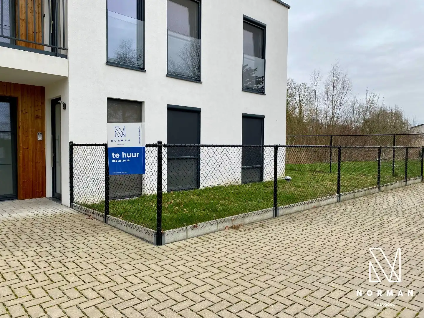 Gelijkvloers appartement in centrum Zwevegem met 2 slaapkamers en voor-en achtertuin foto 12