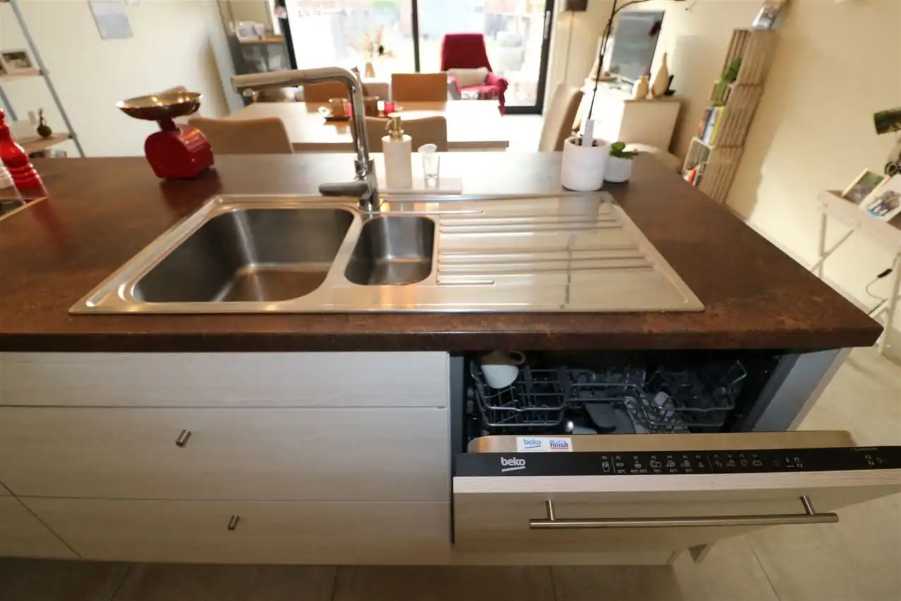 Gelijkvloers appartement met zuidgericht terras en tuintje, autostaanplaats foto 19