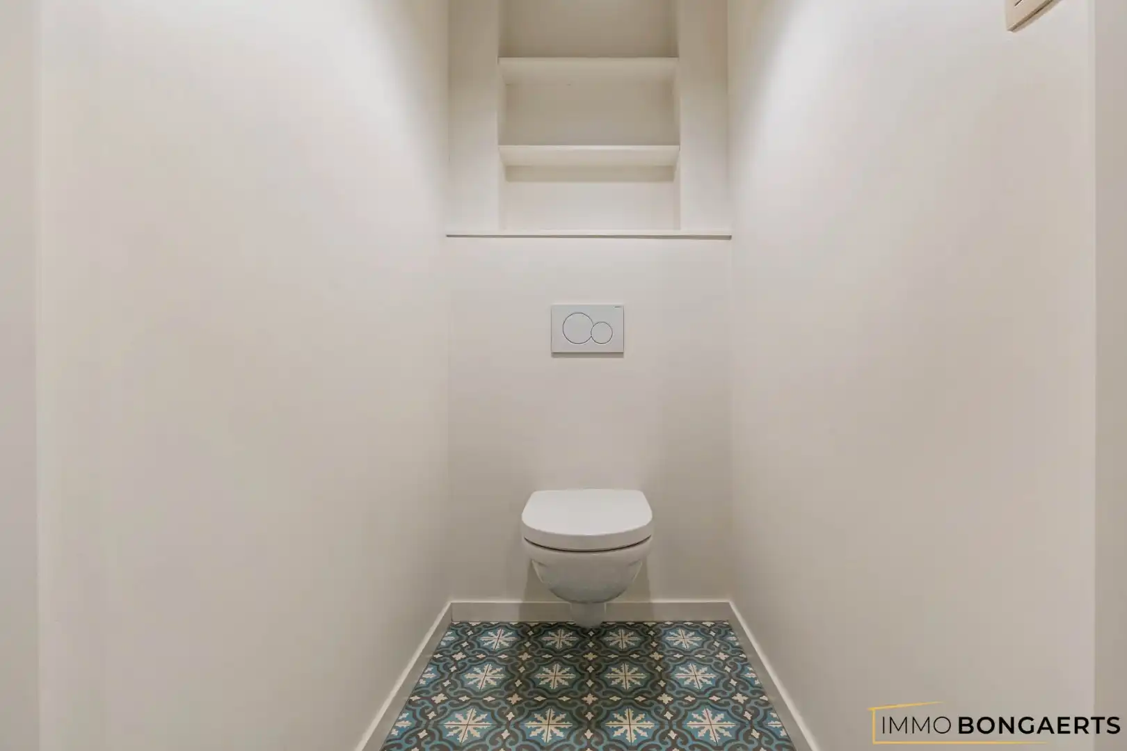 Prachtig afgewerkte woning met praktijkruimte foto 28