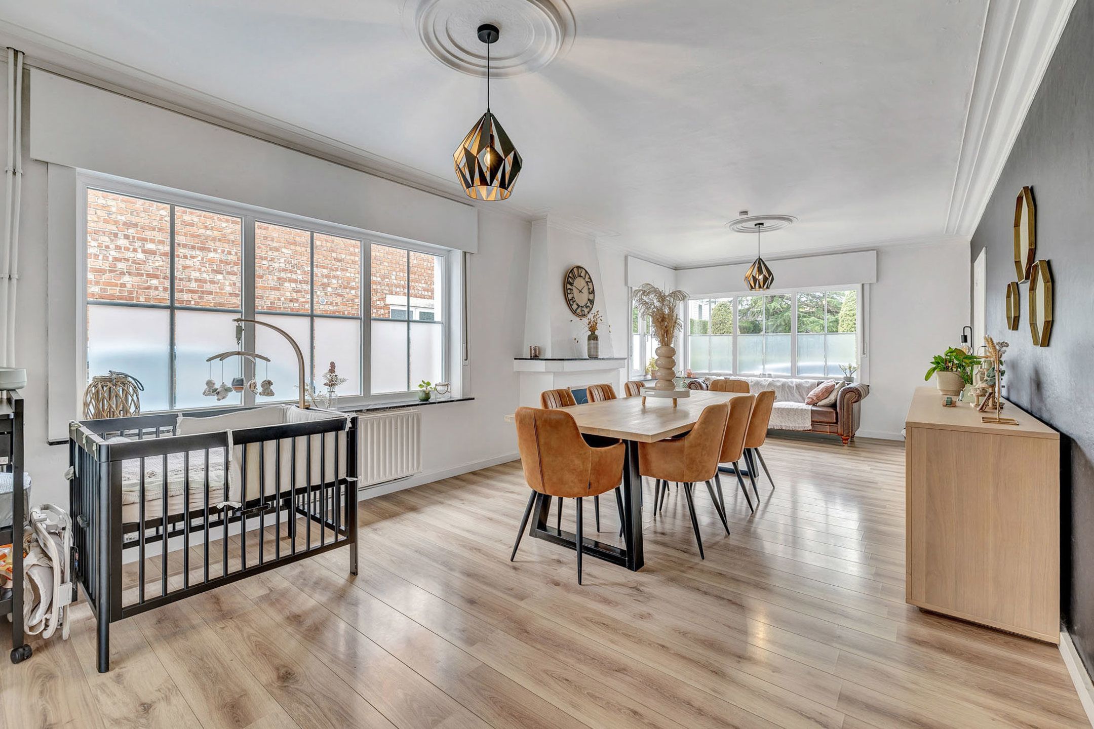 Instapklare woning met tuin en garage in rustige straat  foto 6