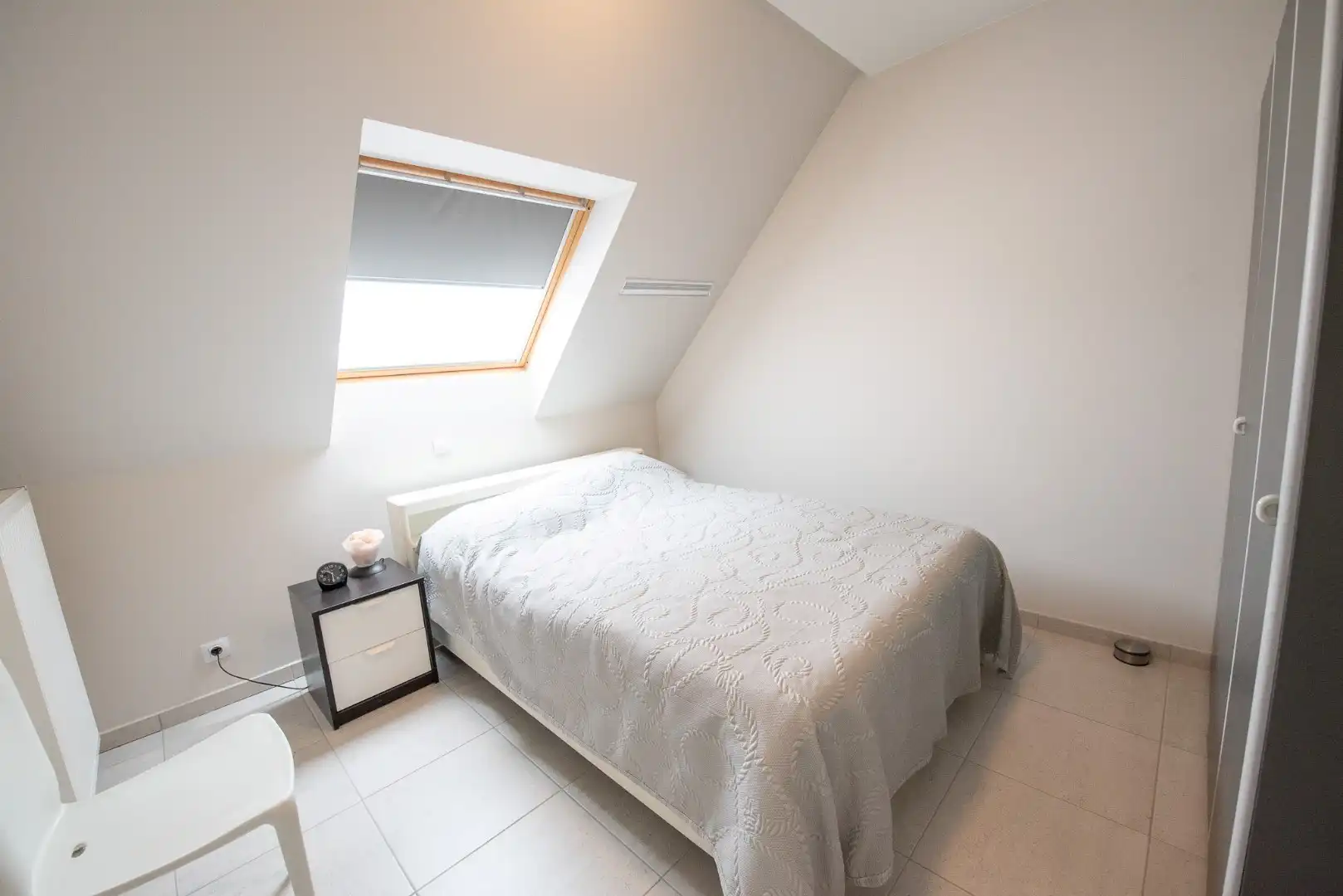 Instapklaar 1-slaapkamerappartement in centrum Olsene foto 8