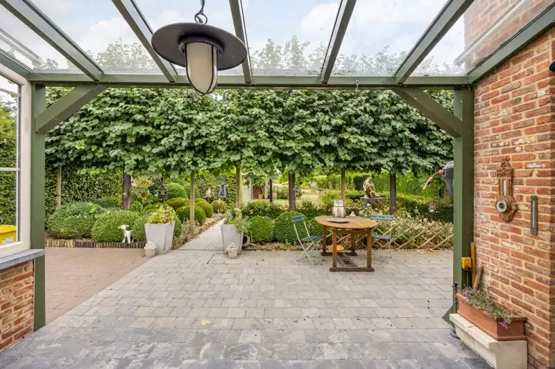 Luxueuze, halfopen bebouwing met 3 slaapkamers, inpandige garage en een prachtige tuin foto 13
