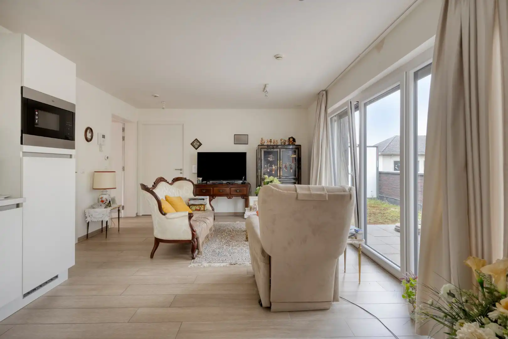 Leuke service flat met 2 SLPKS en terras in het hartje van Mol! foto 5