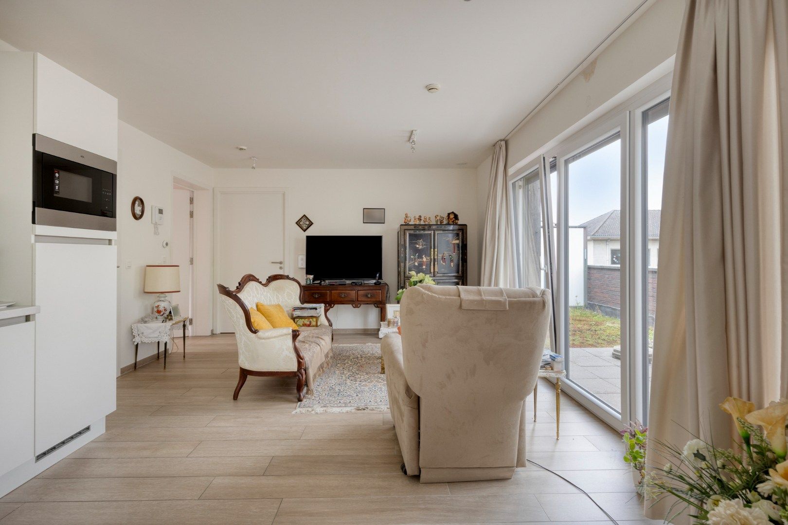 Leuke service flat met 2 SLPKS en terras in het hartje van Mol! foto 5