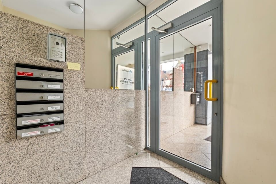 TWEE SLAAPKAMER APPARTEMENT OP DE GROTE MARKT IN SINT-TRUIDEN foto 20