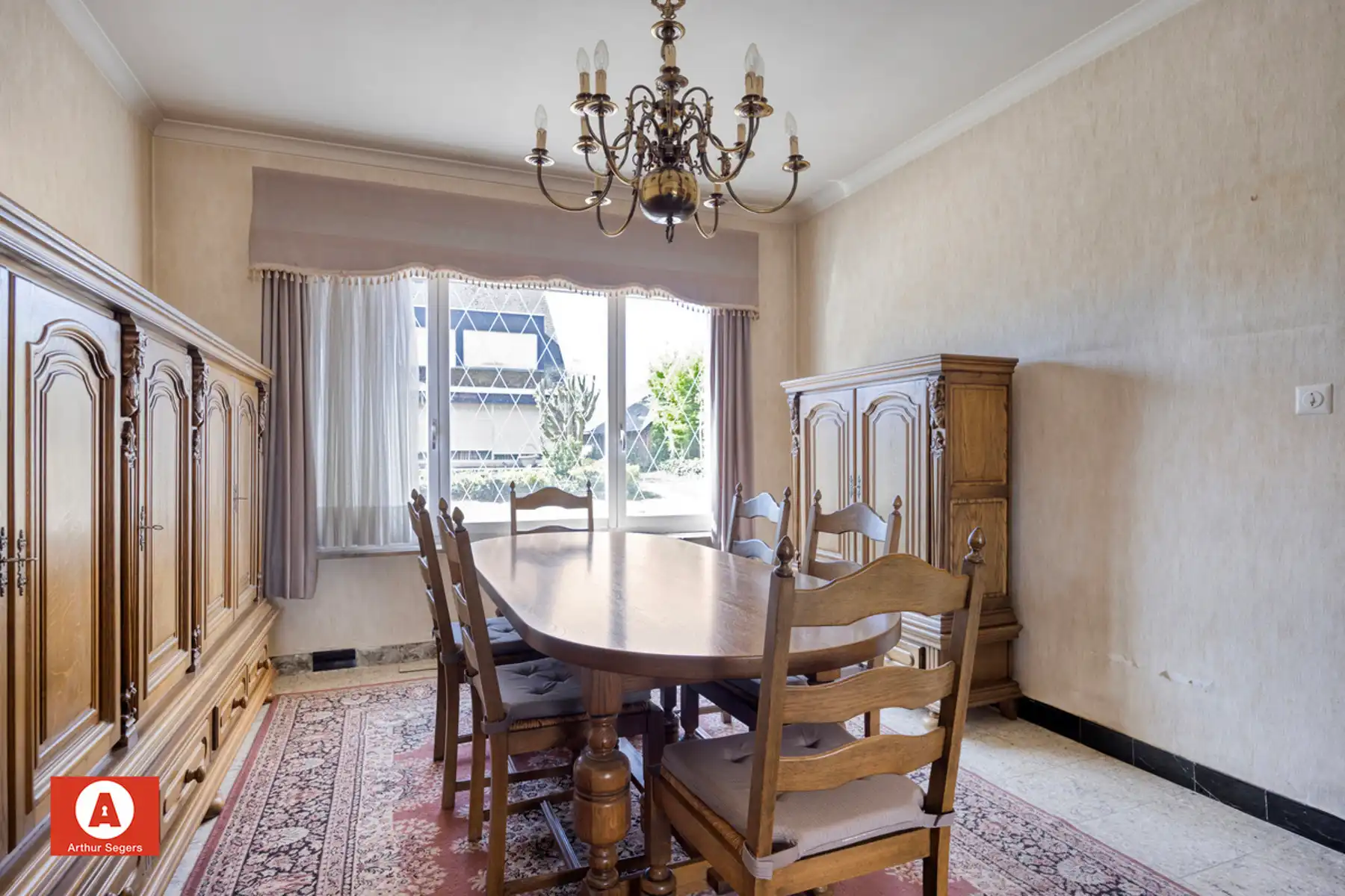 Solide te renoveren burgerwoning mét doorgang in Opstal foto 7