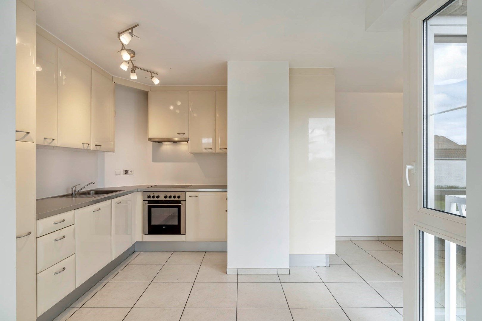 Leuk duplexappartement met drie slaapkamers, standplaats en kelderberging foto 3