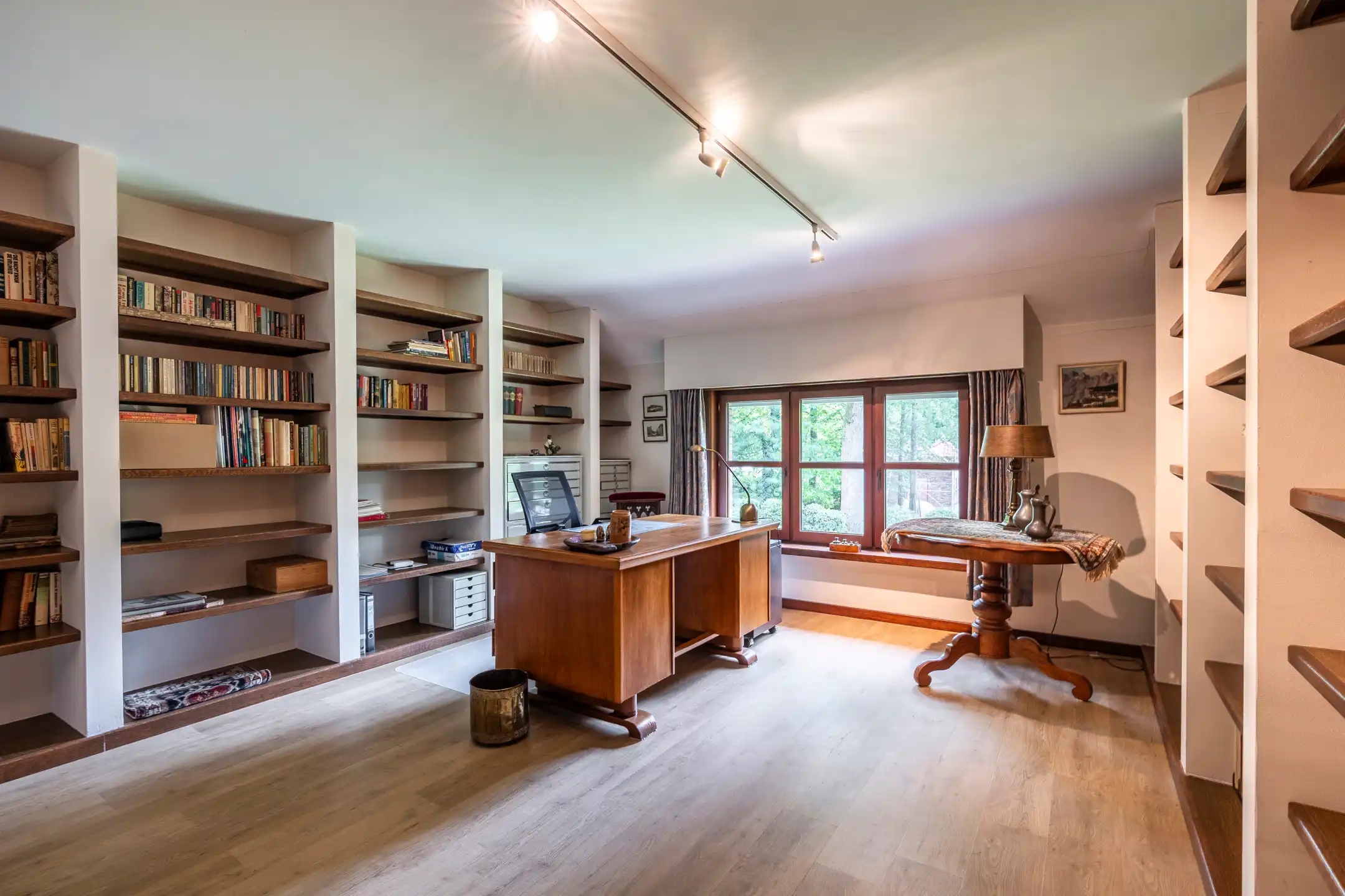 Ruime gezinswoning op prachtig perceel van ca. 1.972 m² foto 14
