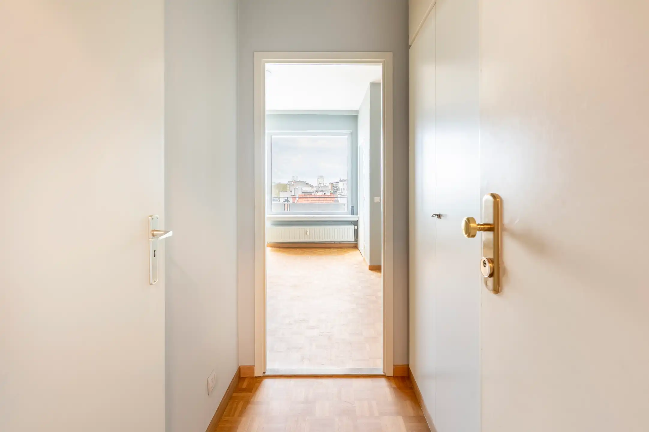 Instapklare studio met uitzicht & balkon in centrum foto 12