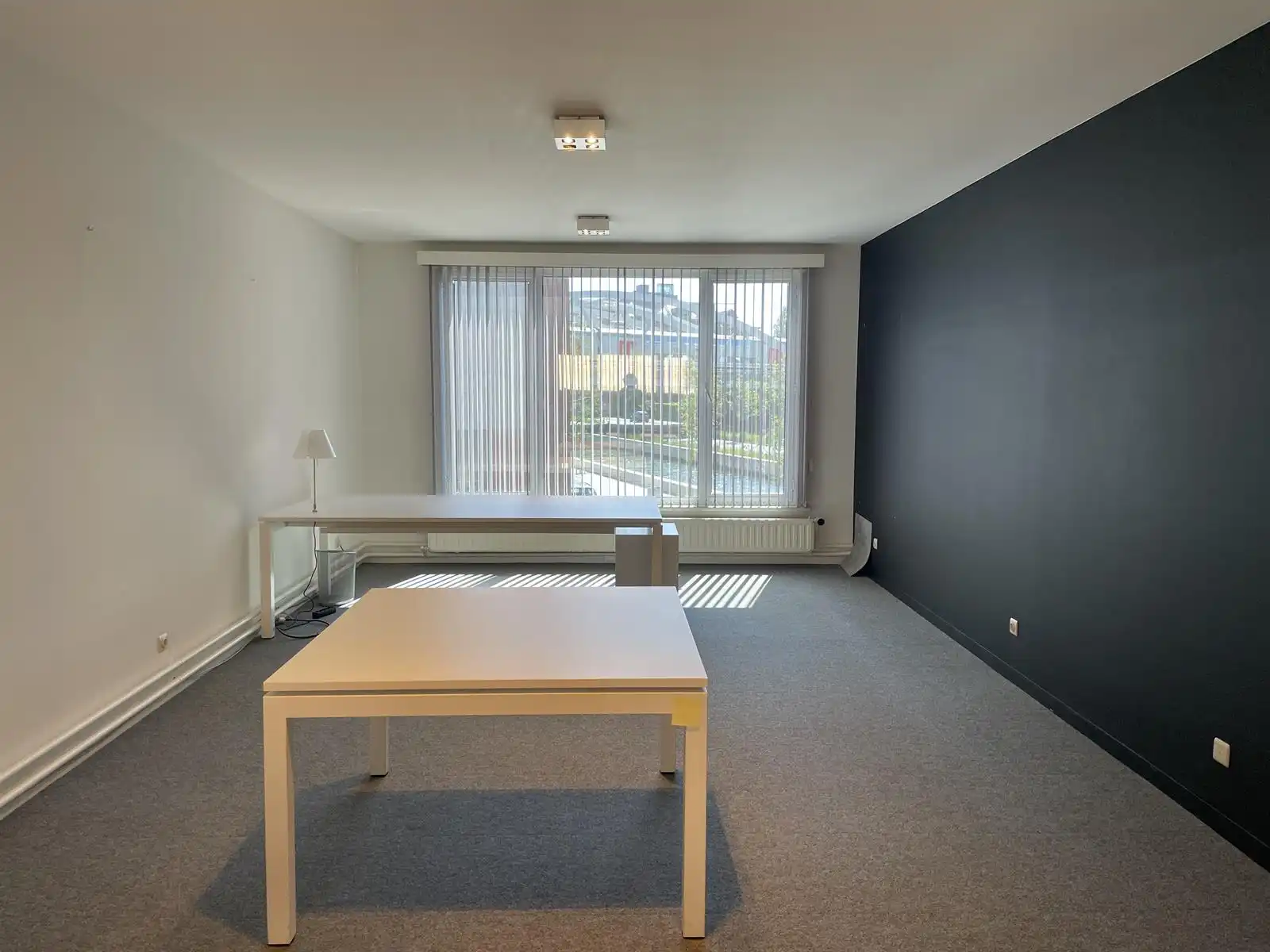 Hoekkantoor te huur met panoramisch uitzicht over de stad foto 3