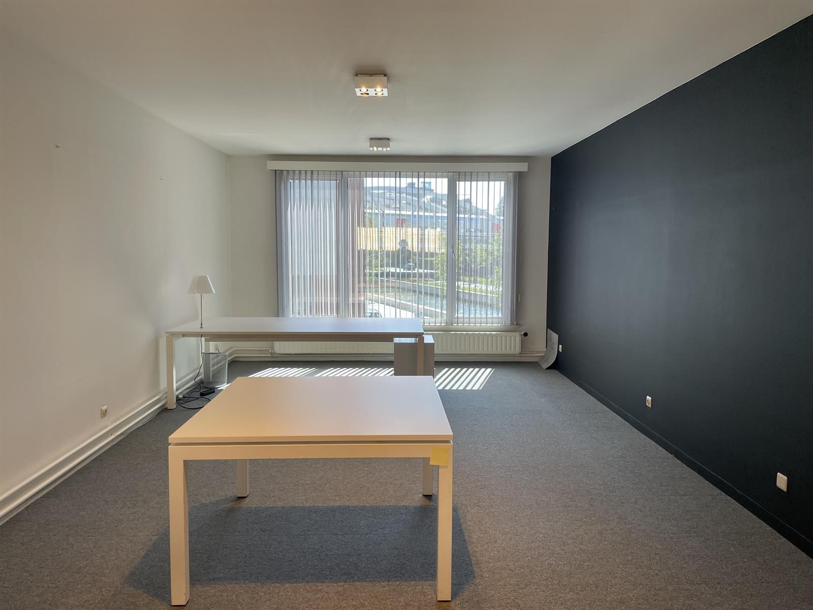 Hoekkantoor te huur met panoramisch uitzicht over de stad foto 3