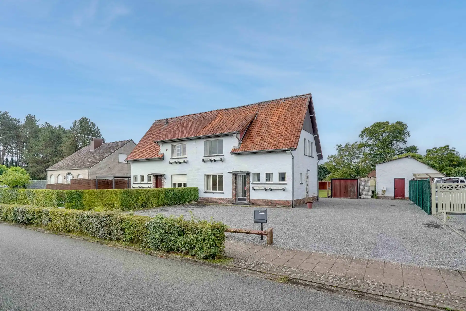 Hoofdfoto van de publicatie: TE RENOVEREN WONING OP 8,43 ARE TE HOUTHALEN-OOST