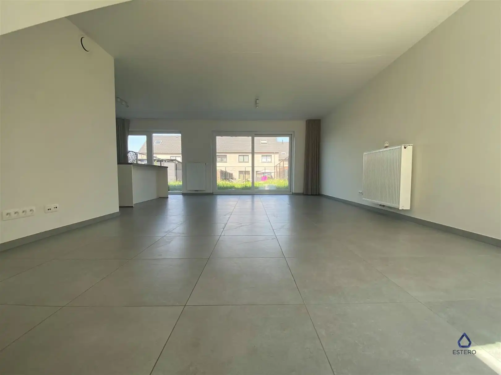 Moderne woning met met 4 slaapkamers foto 2