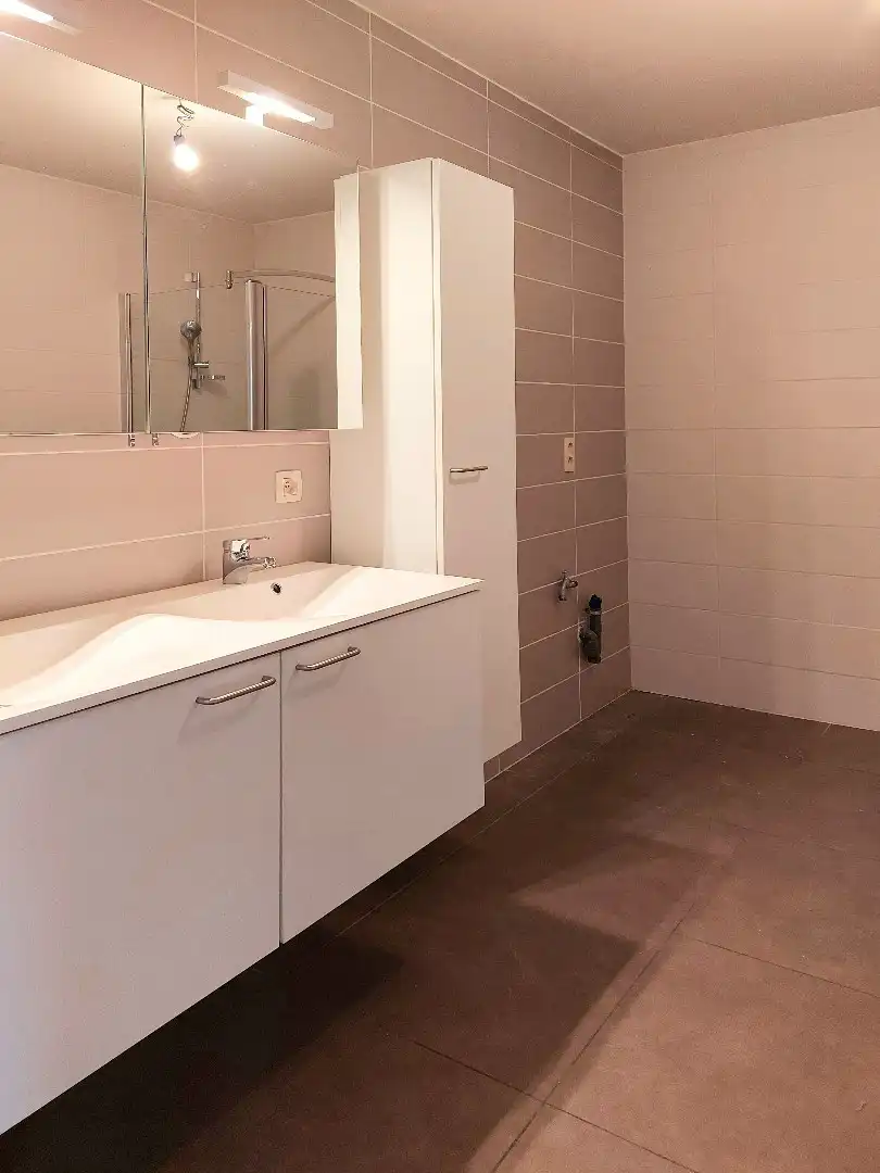 Recent appartement met 2 slaapkamers en garage in het centrum van Herzele foto 10