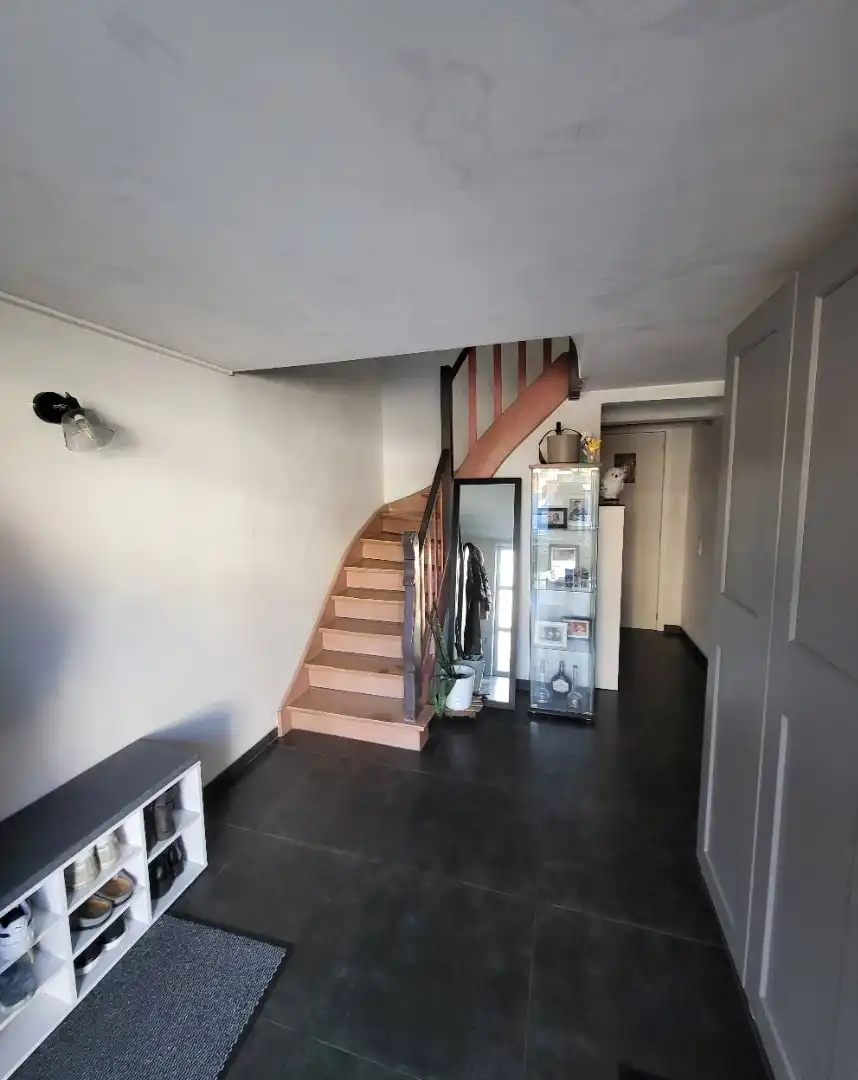 Ruime halfopen bel-etage woning met 4 slaapkamers en garage foto 3