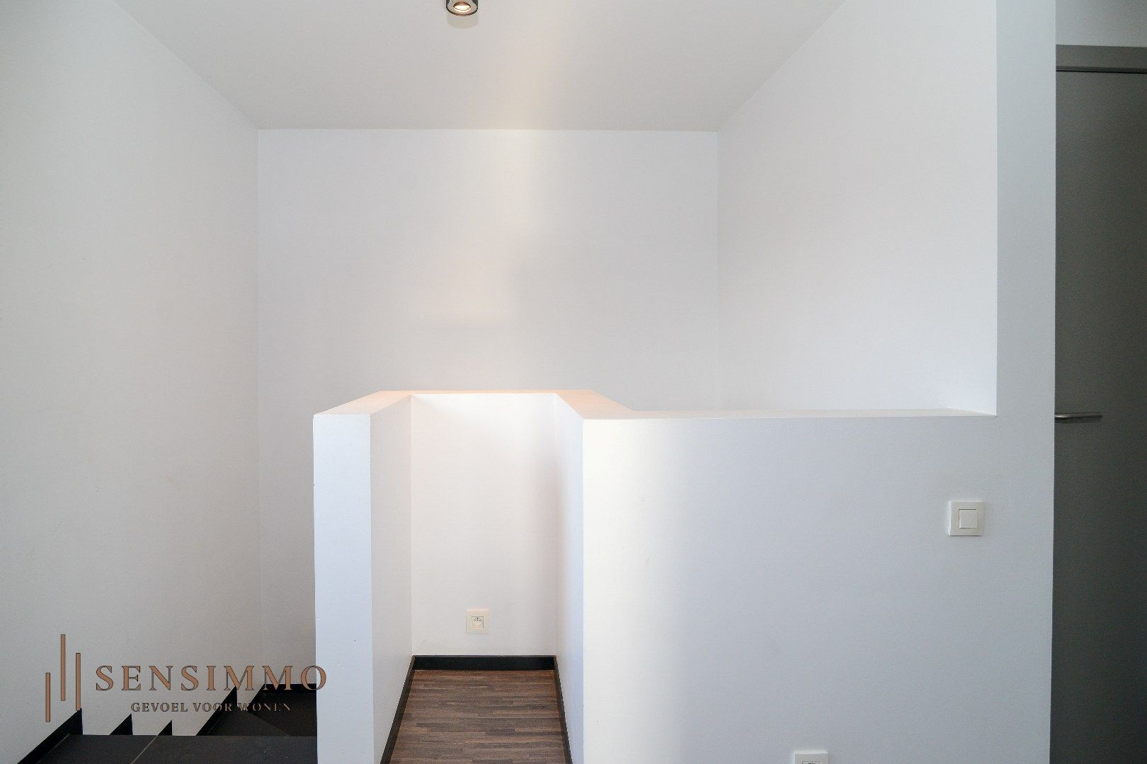 Ruim en instapklaar duplex appartement met carport en terras foto 19