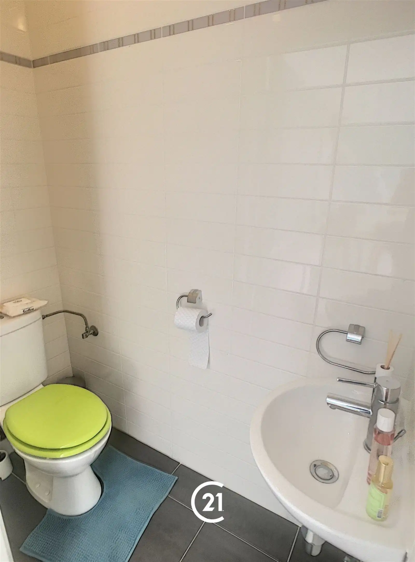 Instapklaar duplexappartement in klein gebouw nabij centrum Appelterre. foto 14