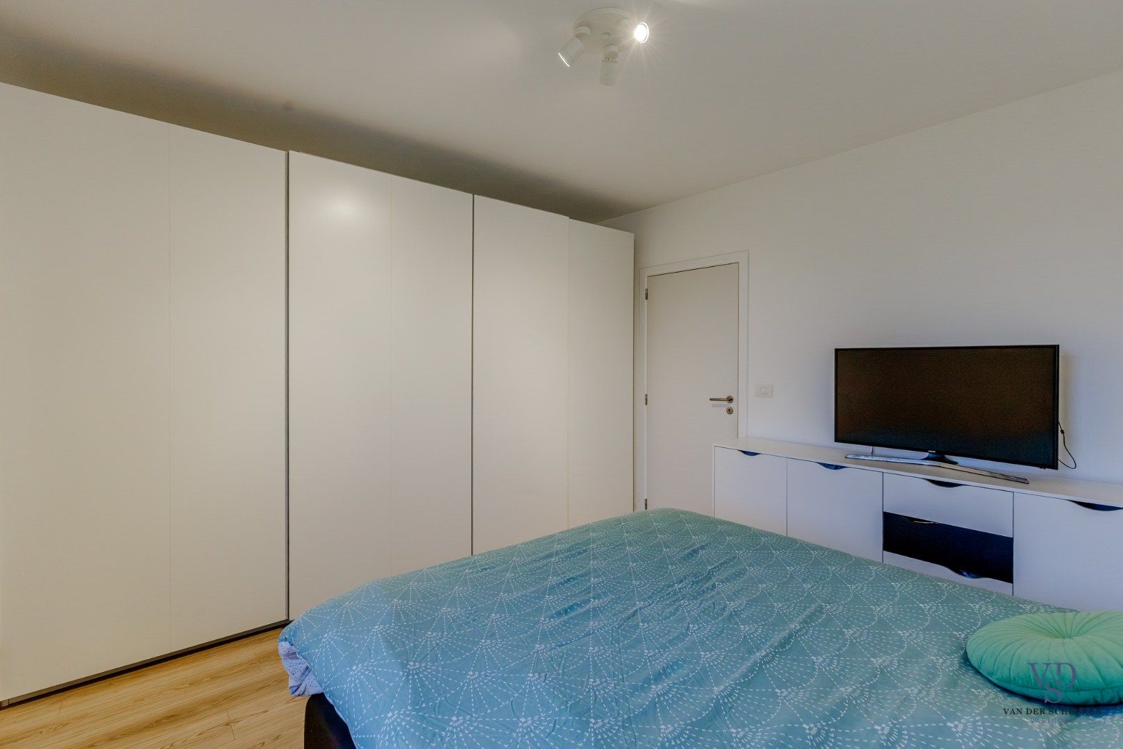 Recente, quasi-nieuwbouwwoning – instapklaar en energiezuinig (BEN) foto 19