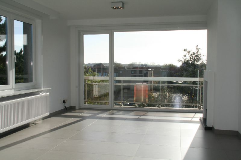 Instapklaar appartement met 2 slaapkamers en garage foto 3