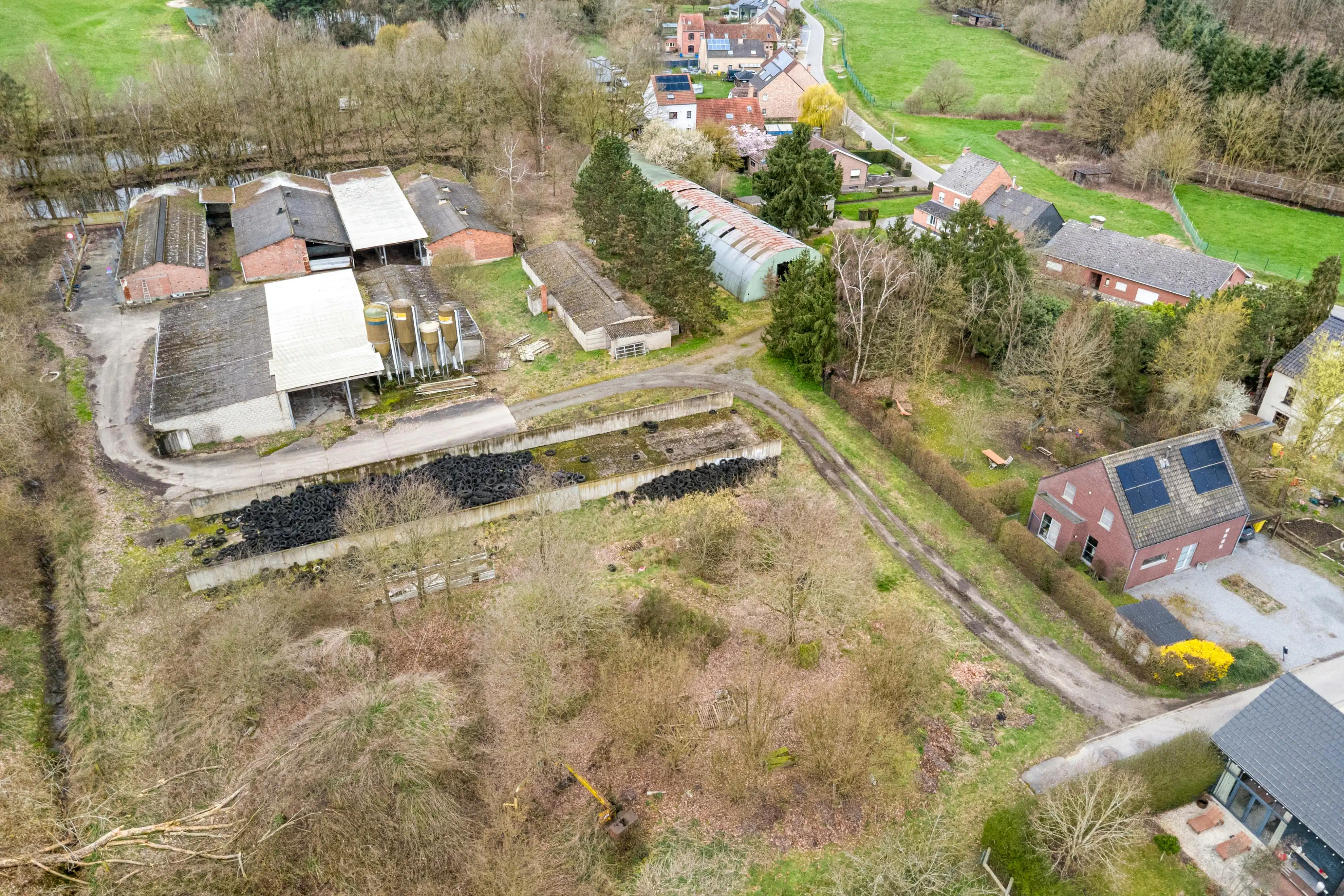 Te renoveren hoeve met stallen op 1 ha 11 are rustig gelegen in Haacht foto 10