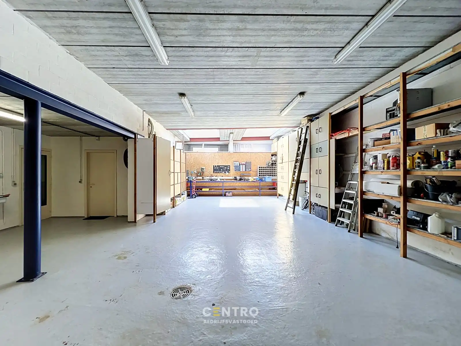Magazijn met woning in Oostnieuwkerke mét uitbreidingsmogelijkheden - Ideaal voor combinatie wonen en werken. foto 8