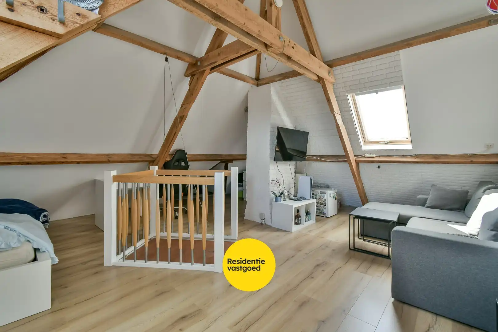 Halfopen woning met verhuurde buitenunit – extra inkomsten vanaf dag één! foto 13