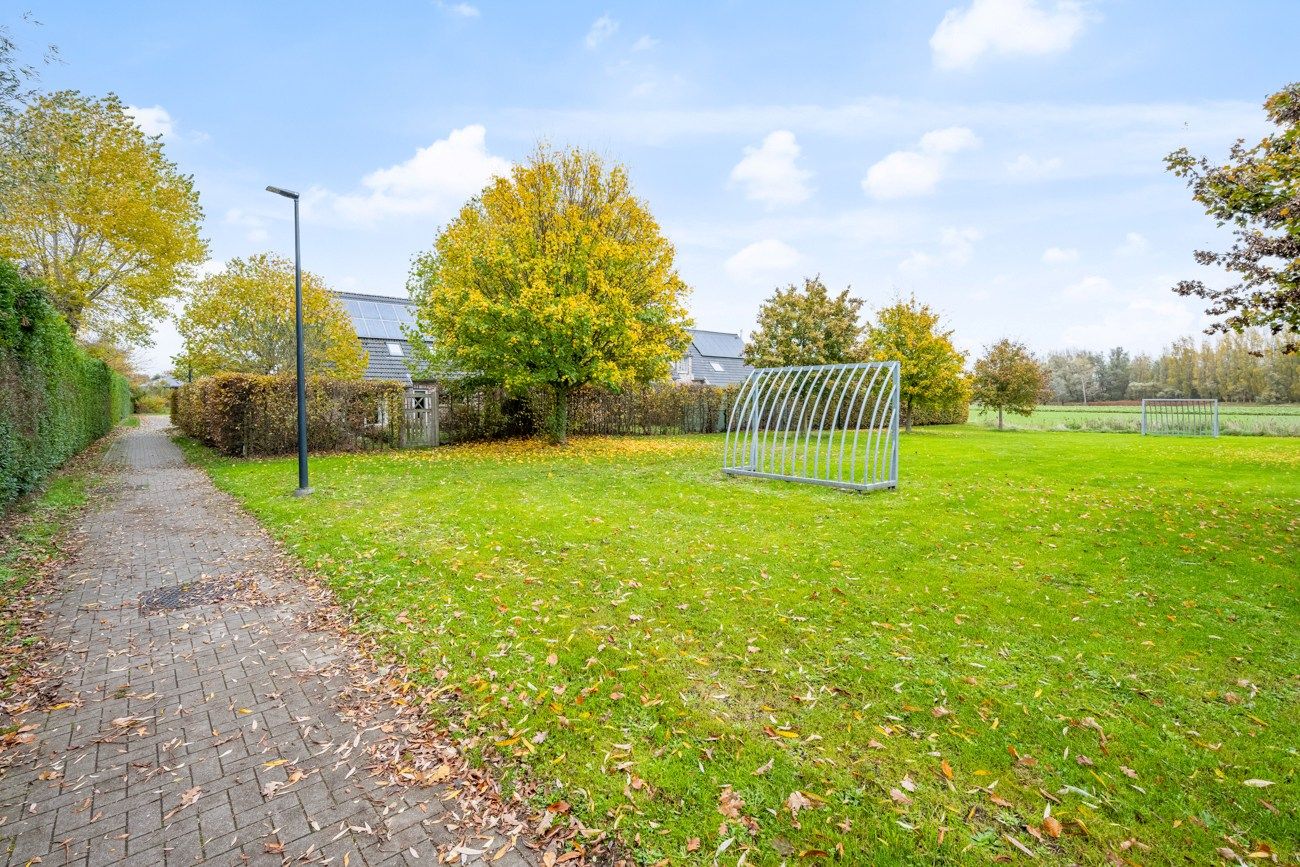 Instapklare halfopen bebouwing met 4 slaapkamers in Oostakker foto 29