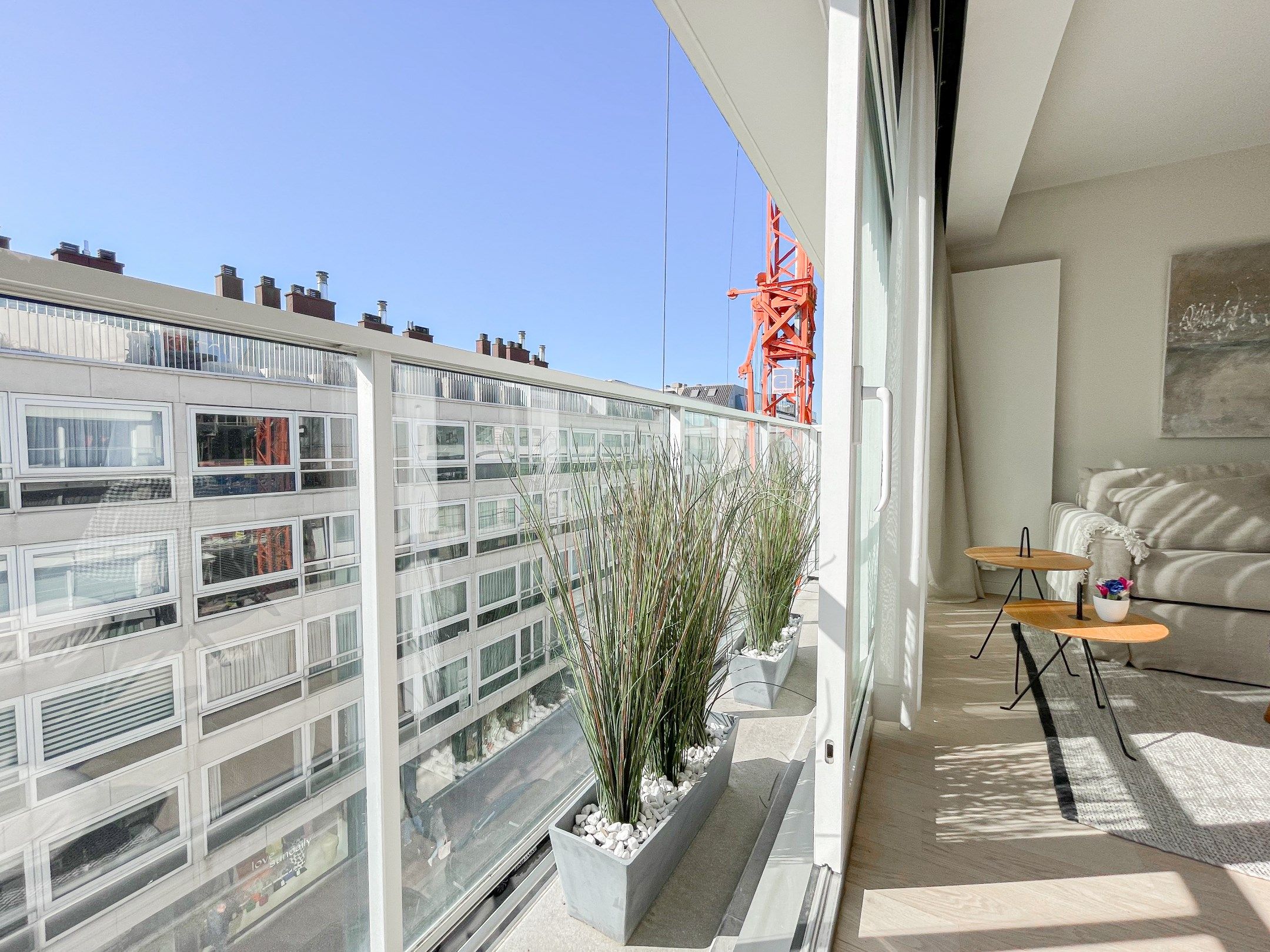 Recent tijdloos gerenoveerd appartement gelegen op de Kustlaan.  foto 3