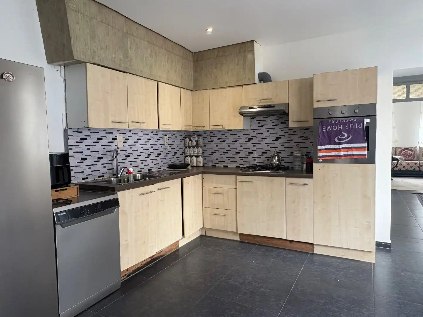 Halfopen woning te koop met 3 slaapkamers en veel ruimte in Heule foto 2