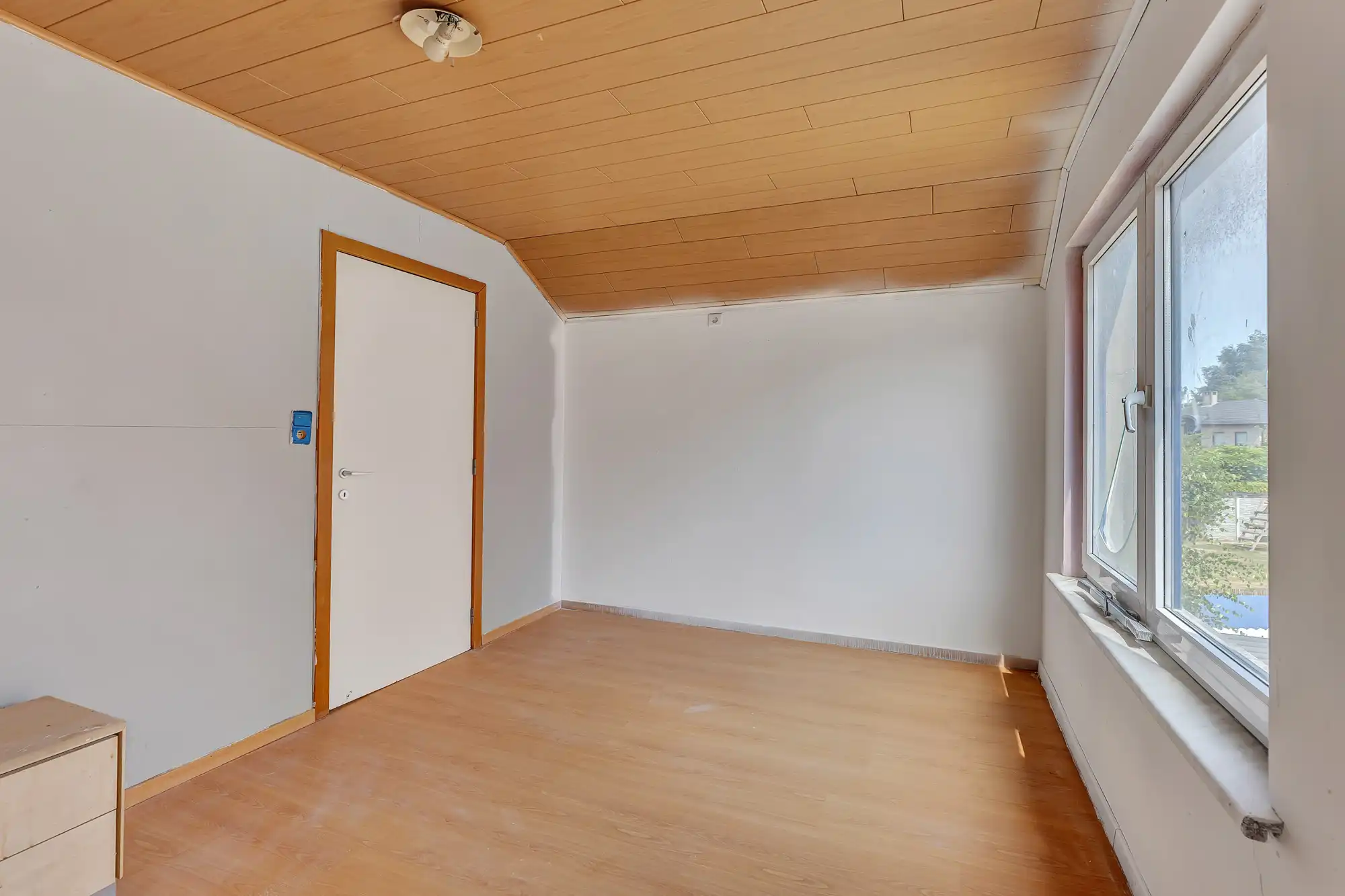 Te renoveren woning met 3 slaapkamers en garage foto 15