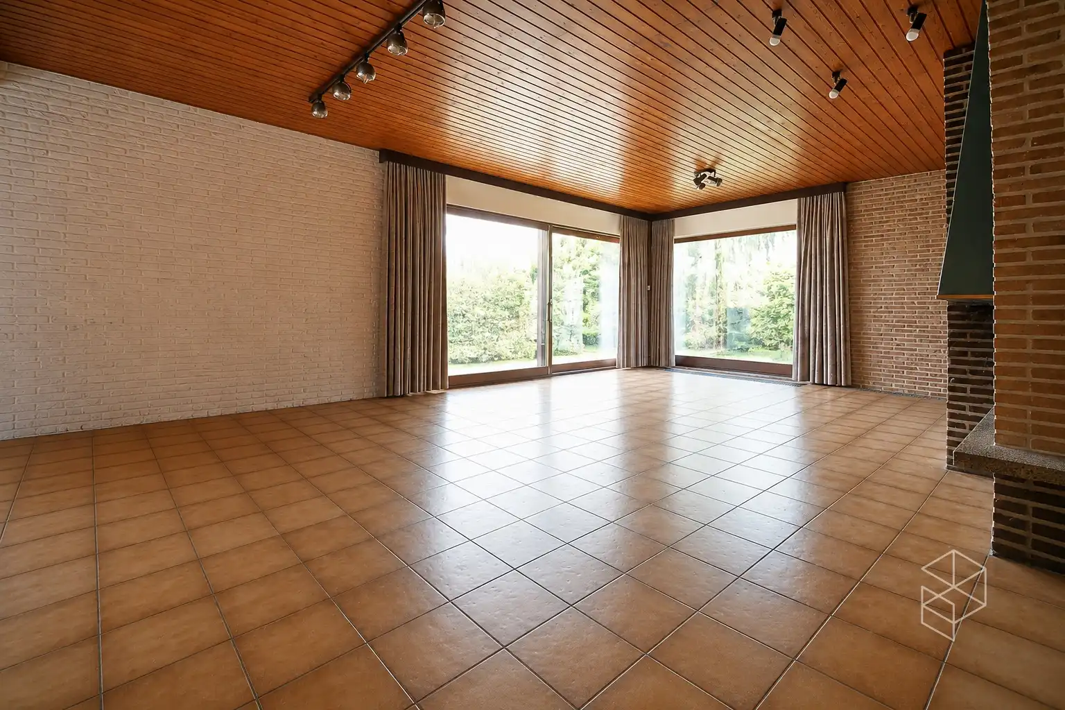 Centraal gelegen gelijkvloerse woning met royale tuin op 1636m² foto 5