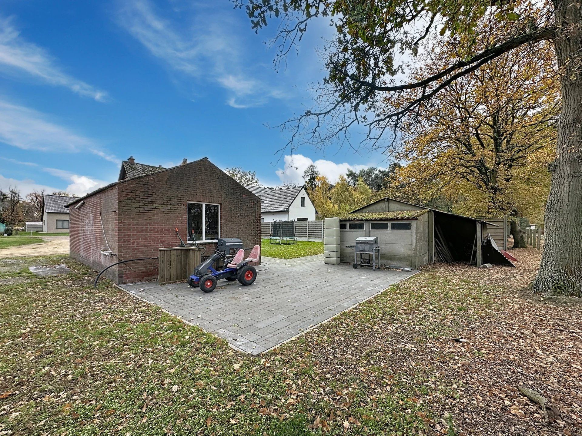 Op te frissen woning met 3 slaapkamers, op een groot perceel, eventueel 2 bouwplaatsen foto 39