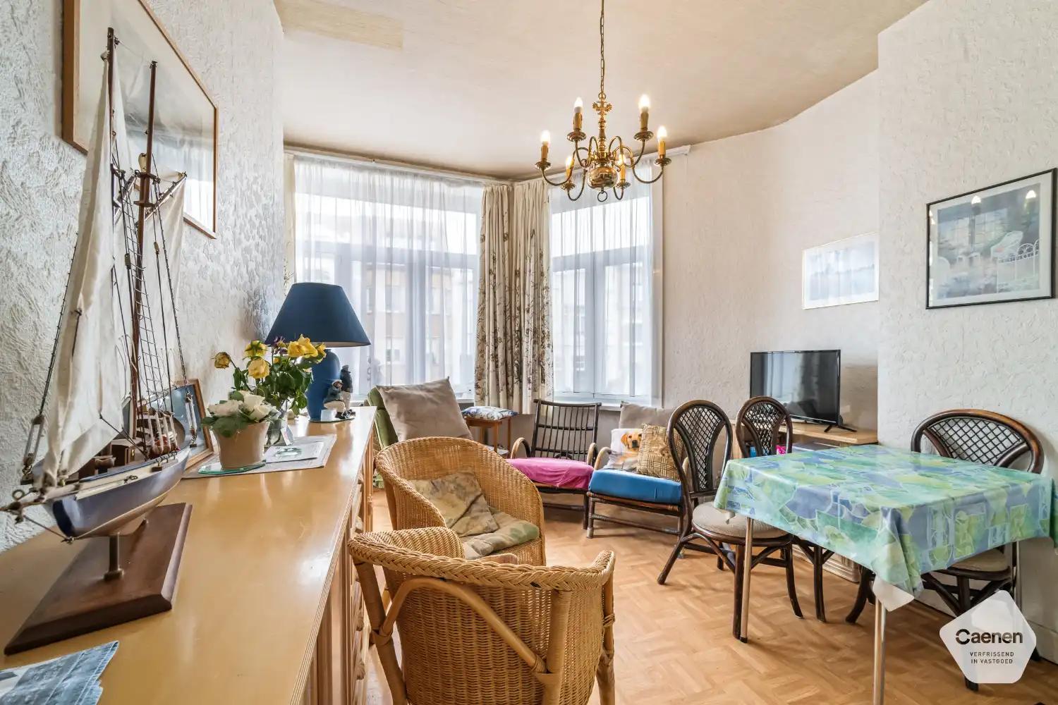 Te renoveren twee slaapkamer appartement op gunstige locatie foto 2