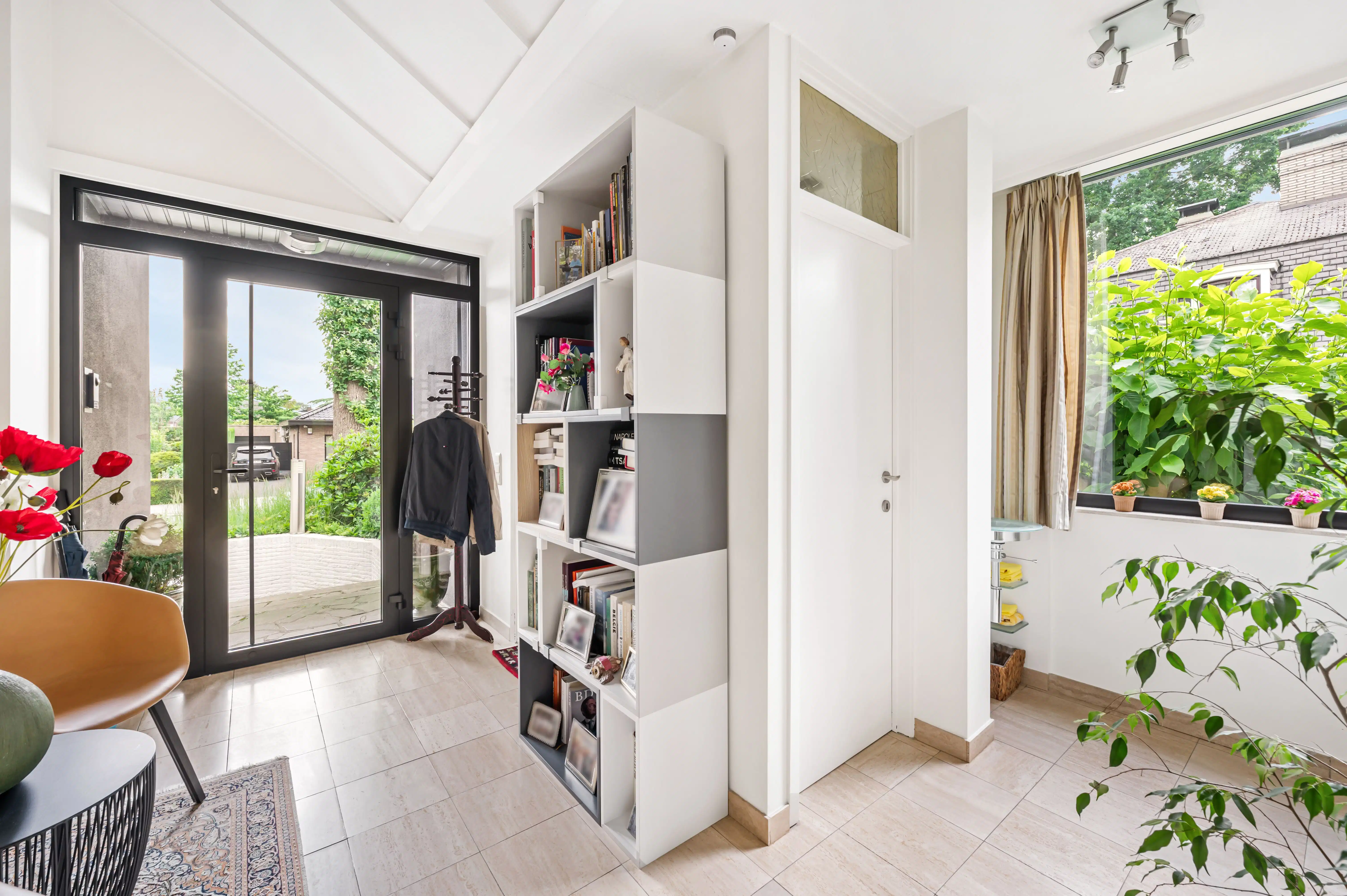 Stijlvolle split-levelvilla met veel licht en ruimte foto 5