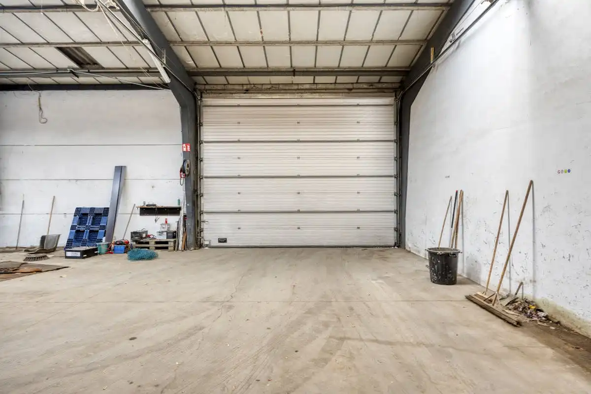 Magazijn met woonst en burelen in Adegem (Maldegem) foto 11