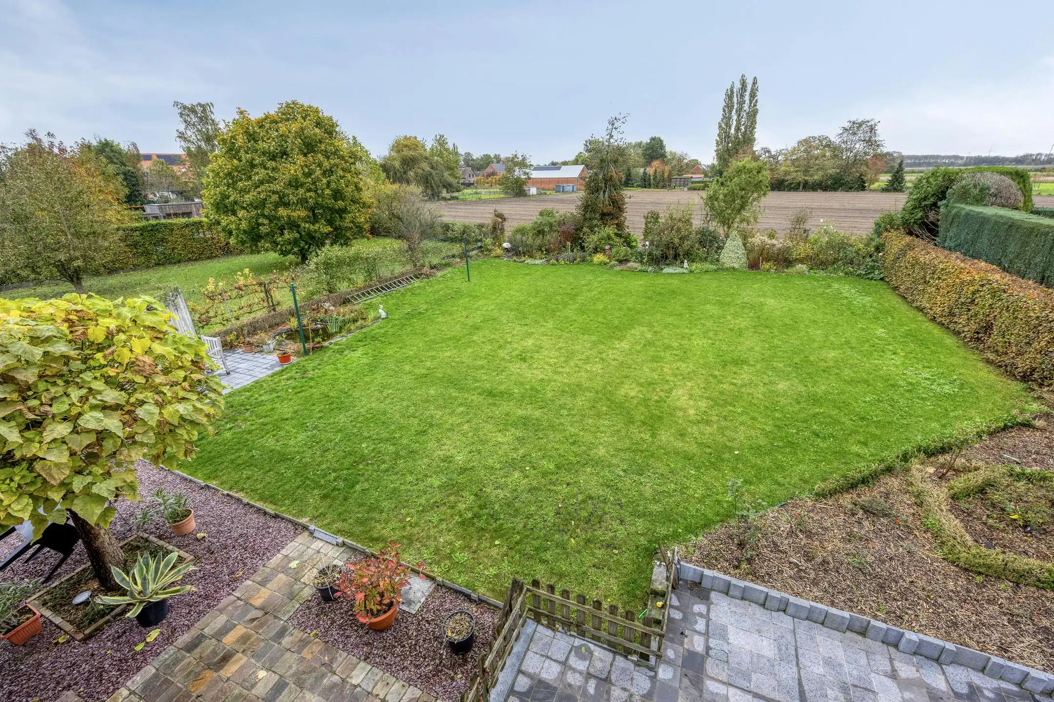 Ruime woning met tuin en handelsruimte of kantoor op glvl foto 33