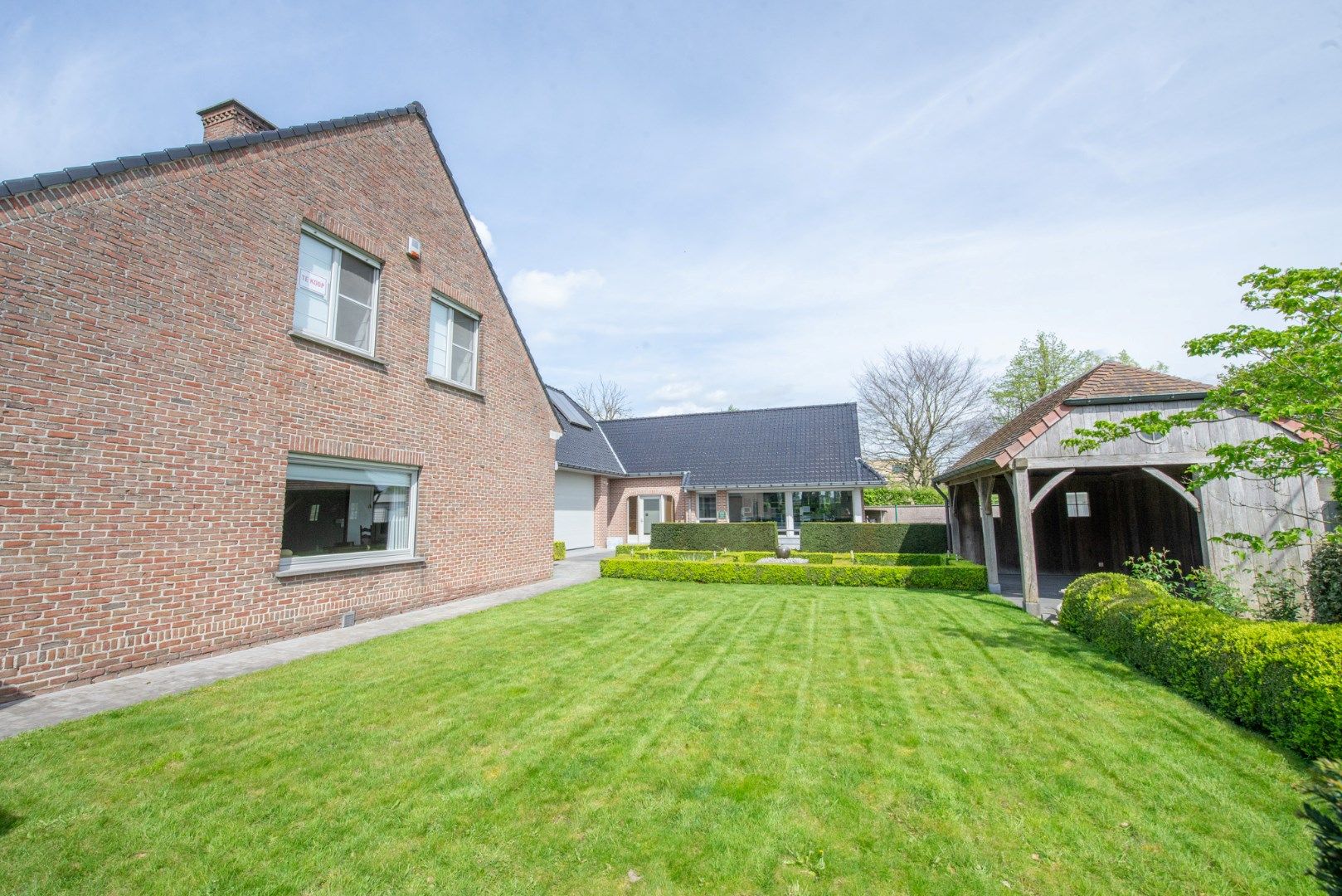 Instapklare woning met 40m2 garage & handelzaak/kantoor van 90m2 foto 6