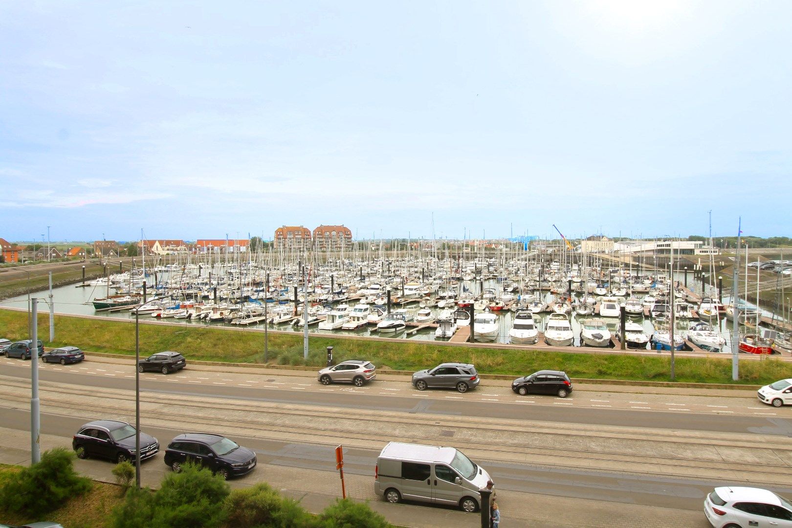 Ruim appartement met zicht op de jachthaven. foto 4