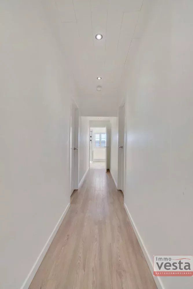 Ruime, gerenoveerde woning op een goede locatie foto 17