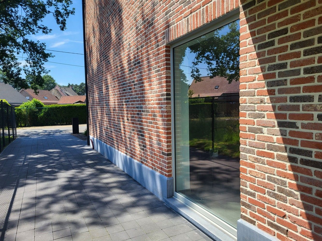 Moderne halfopen nieuwbouw woonst te Opgrimbie, onderhoudsvriendelijk, energiezuinig en instapklaar! foto 39