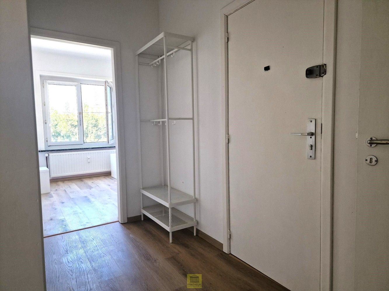 Modern en lichtrijk appartement te huur op toplocatie in Gent foto 9
