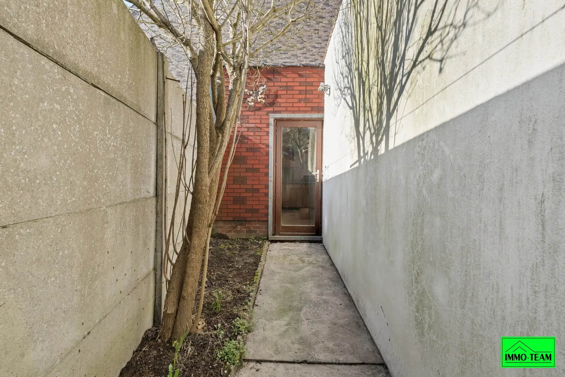 Te renoveren woning in rustige straat in Asse foto 20