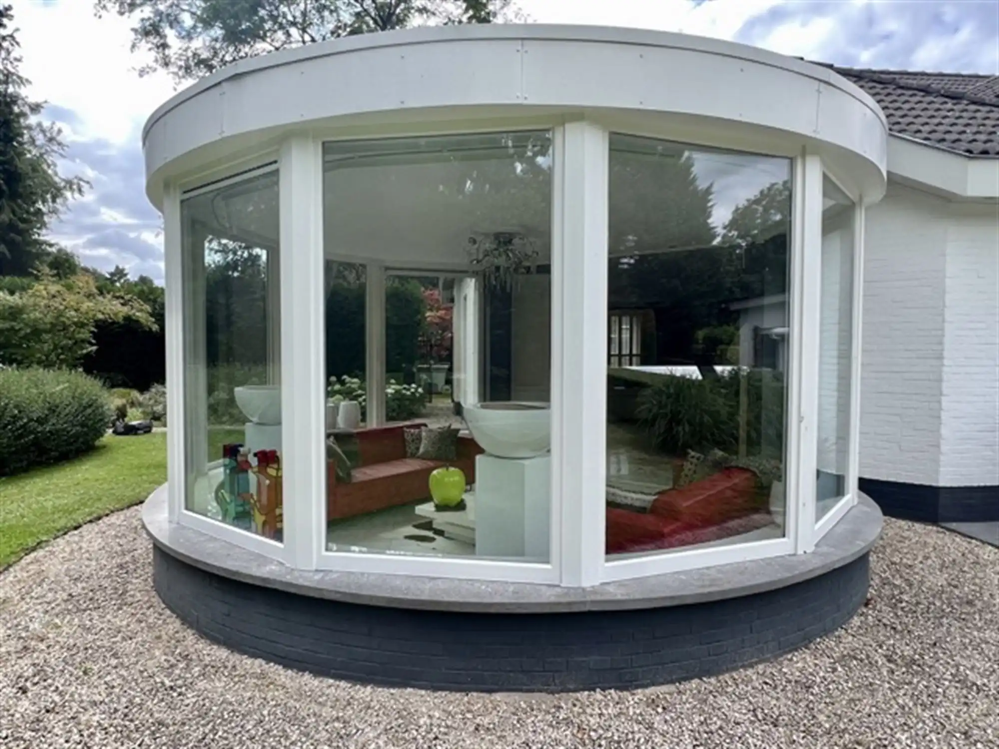 Villa met binnen en buitenzwembad foto 40