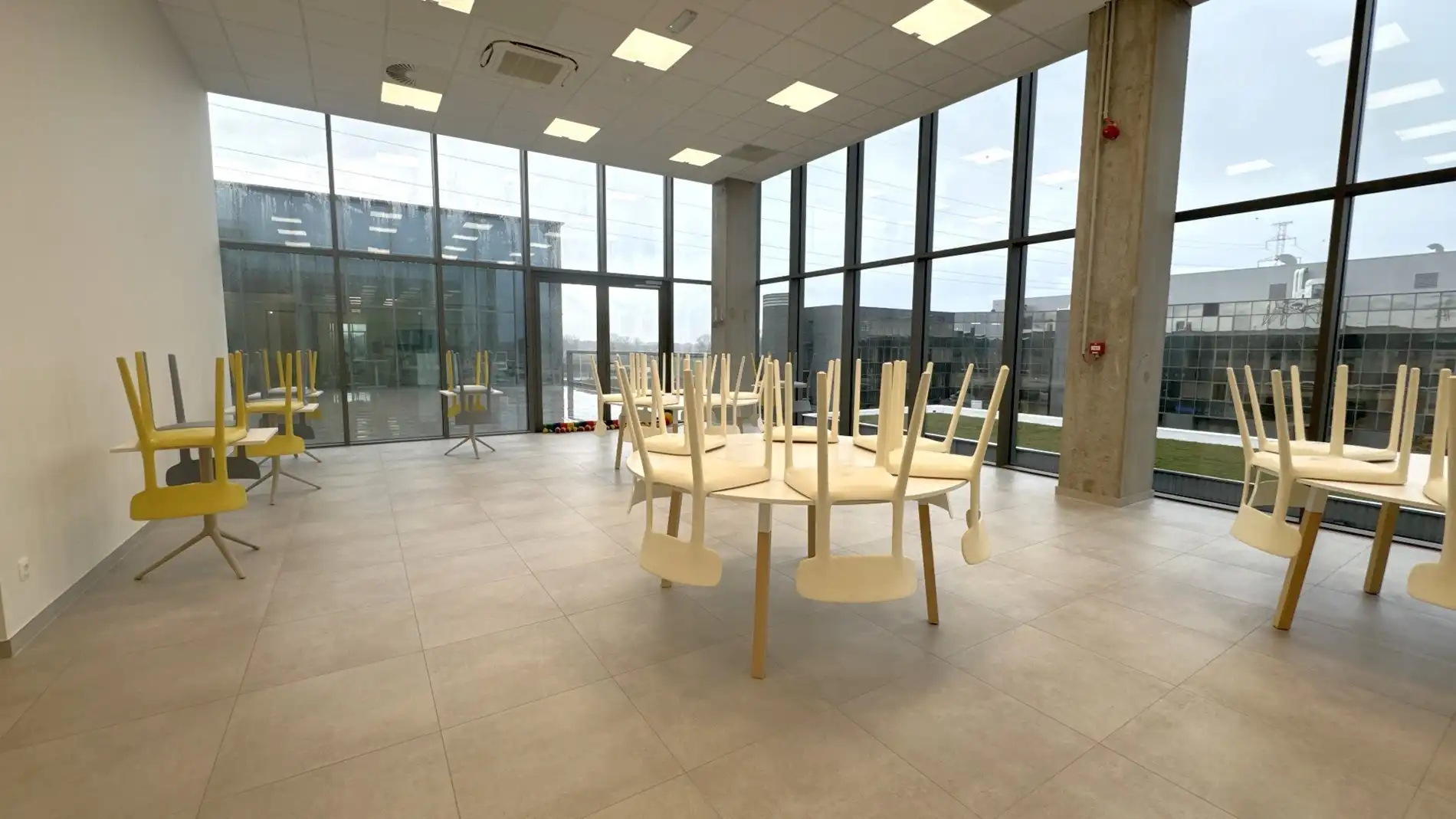 Nieuwbouw magazijn en kantoor te huur in West Port Zwijndrecht foto 8