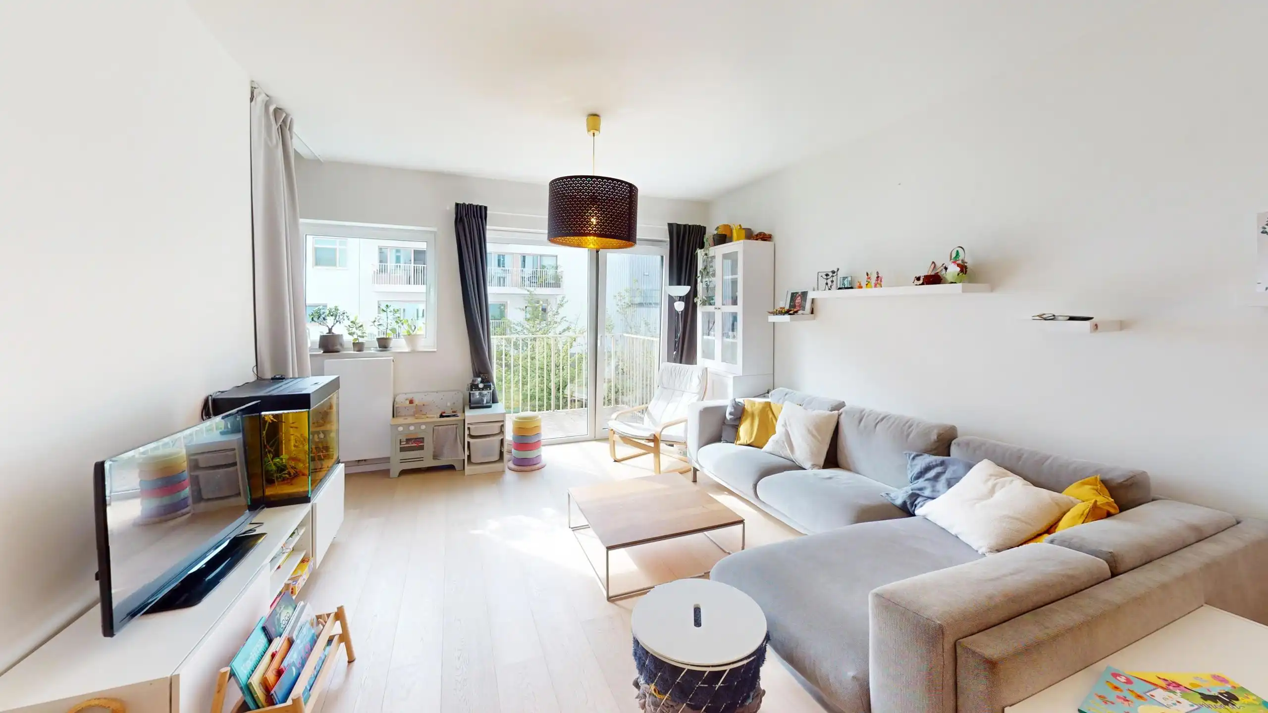 ANTWERPEN - Ruim duplex appartement met terras foto {{pictureIndex}}